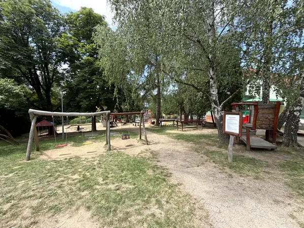 Hřiště v zeleni